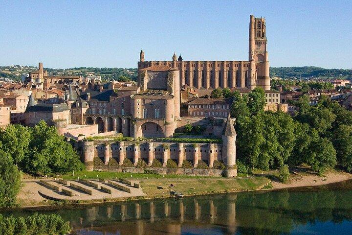 Toulouse : Excursion d'une journée à Albi et Cordes/Ciel avec audioguides