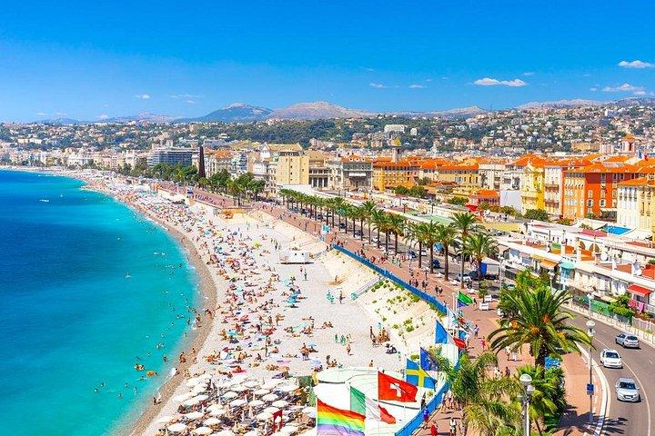 Belle visite romantique sur la Côte d'Azur pour les couples