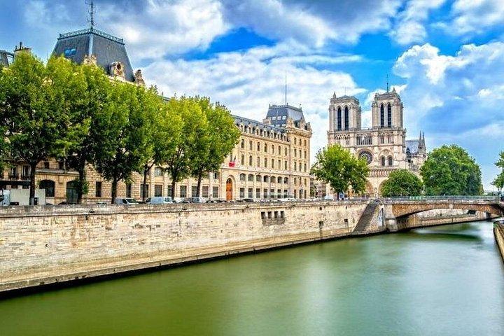Paris Notre Dame & Île de la Cité : Max 6 Personnes Groupe ou Privé
