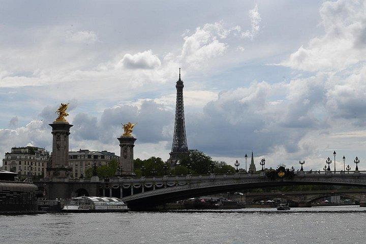 Balade en Bateau Privé à Paris