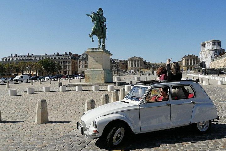Visite Privée 1 heure de Versailles en Voiture Vintage (2CV)