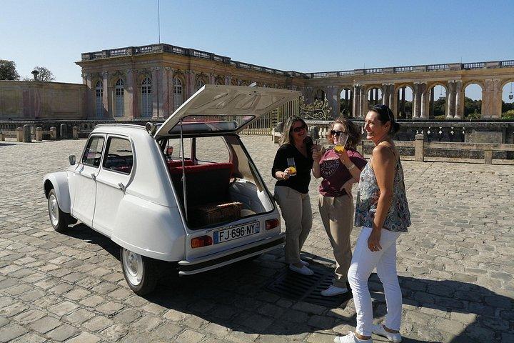 Visite Privée 2 heures de Versailles en Voiture Vintage (2CV)