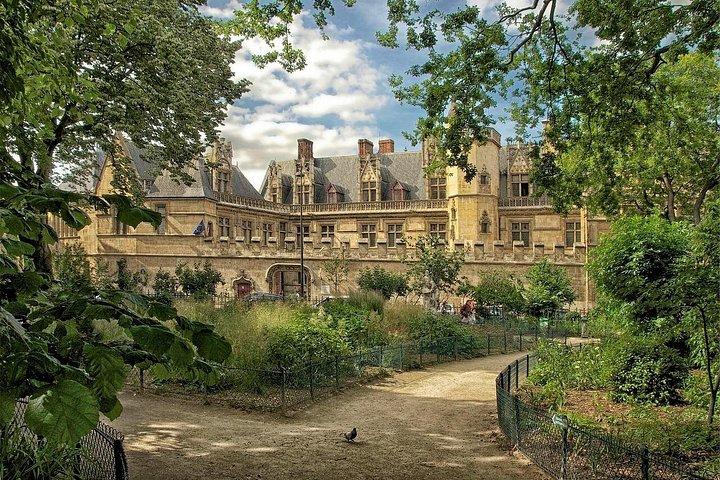Visite privée à pied des contes épiques du Paris médiéval