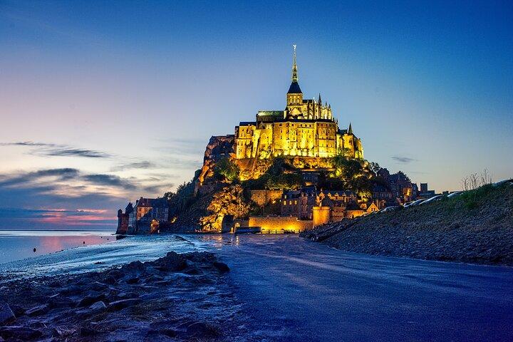 Visite privée du Mont-Saint-Michel et des plages du débarquement au départ de Paris