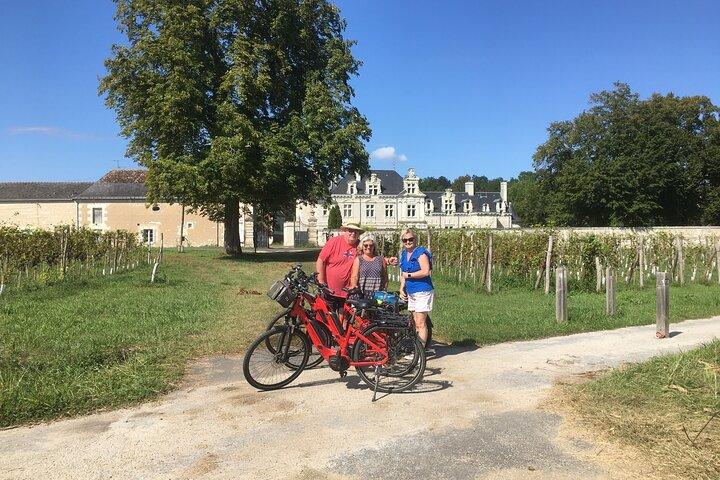 Vélo électrique et vin à Saumur France