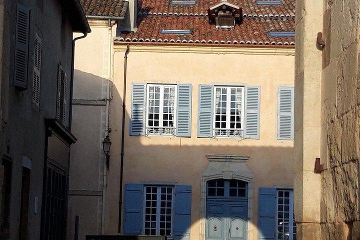 À la découverte du village de Cluny : une visite audio autoguidée