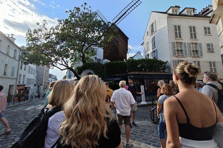 Visite guidée privée du quartier de Montmartre à Paris