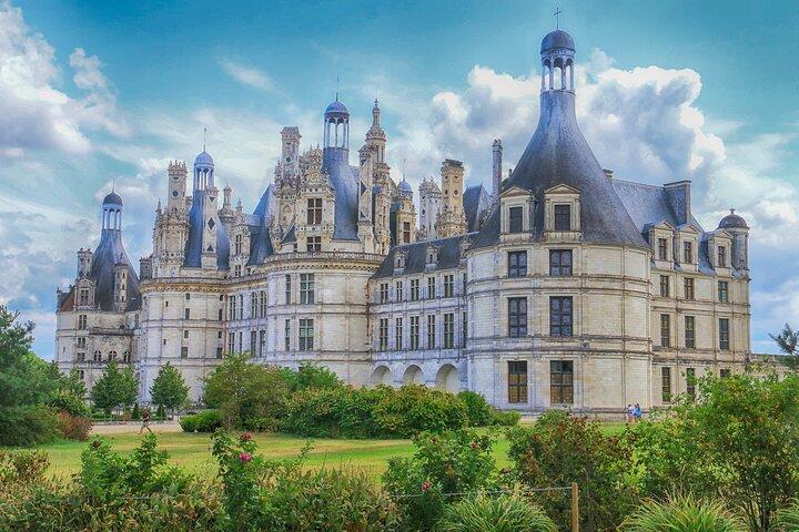 Excursion d'une journée aux châteaux de Chenonceau, Chambord et aux caves Ambacia depuis Tours/Amboise