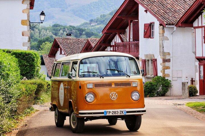 Excursion privée d'une journée au Pays Basque français dans un Combi VW