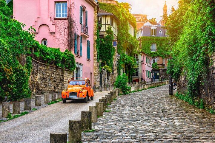 Visite Guidée et Privée de 3h à travers Paris à bord d´une Citroën 2cv