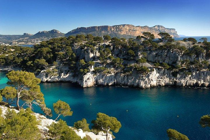 Découvrez Cassis depuis le port de croisière ou l'hôtel de Marseille en van de luxe
