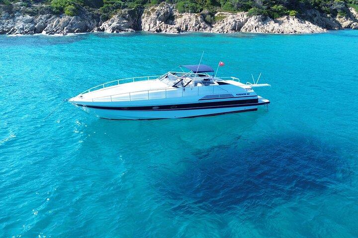 Location de yacht privé d'une demi-journée sur notre Pershing 40 à Saint Tropez