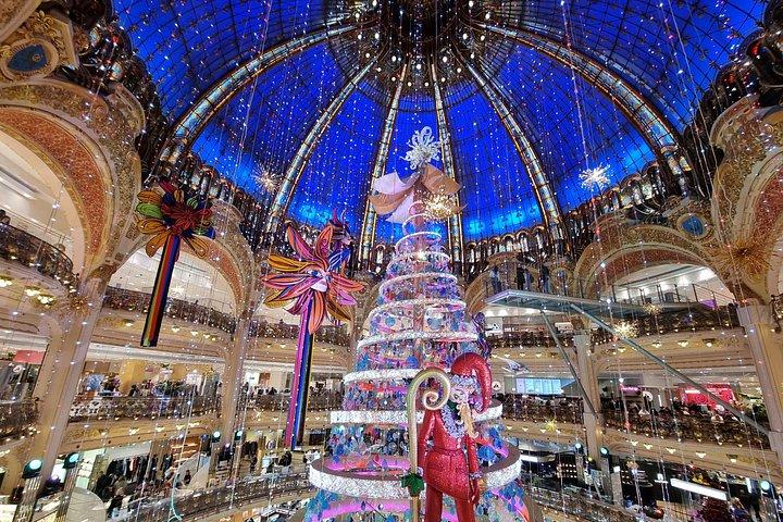 Le luxe parisien, entre strass et paillettes