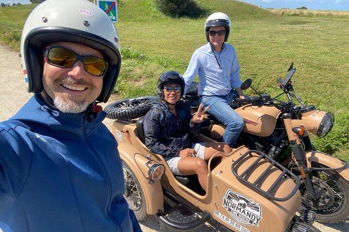 Visite guidée de 2 heures en side-car sur les sites de la Seconde Guerre mondiale en Normandie, au départ de Bayeux