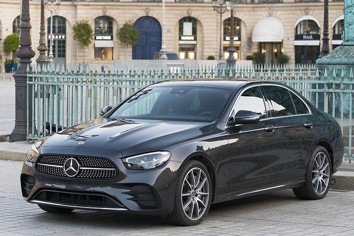 Transfert privé : de la ville de Paris à l'aéroport de Paris CDG en voiture d'affaires