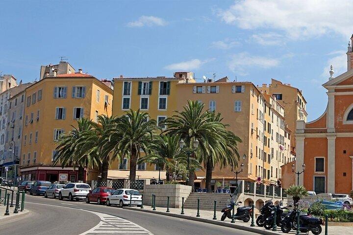 Visite privée à pied des attractions incontournables d'Ajaccio