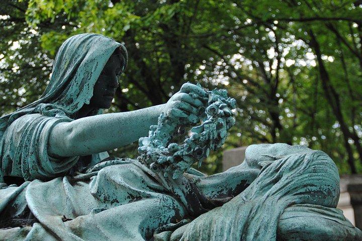 Visite à pied du cimetière privé du Père Lachaise