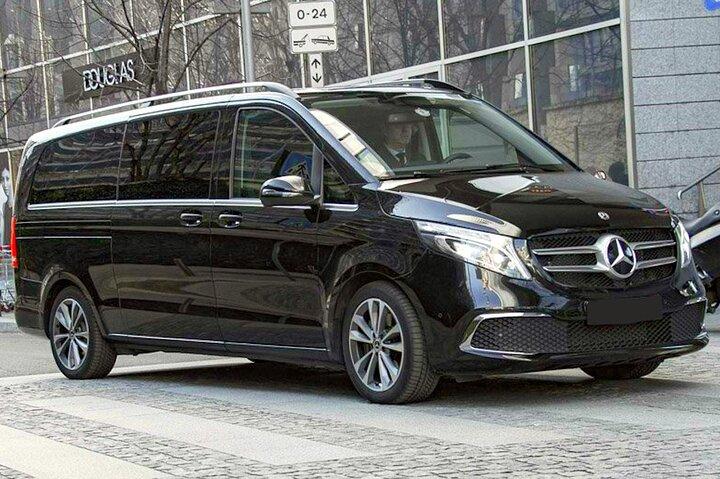 Transfert aller-retour de l'aéroport de Paris CDG en van privé