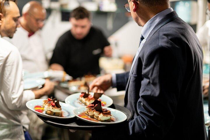 Croisière-déjeuner sur la Seine à bord du Paris Theo, dans le style d'une trattoria italienne