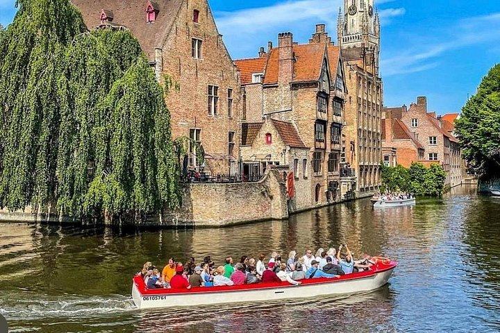 Excursion d'une journée en petit groupe à Bruges au départ de Paris en minibus pour une journée complète