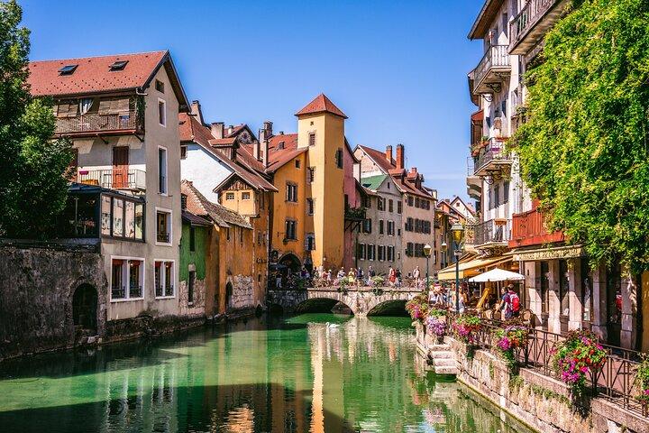 Visite guidée d’Annecy + Croisière Fondue sur le lac, depuis Lyon