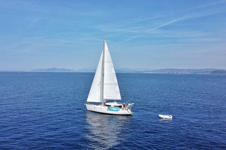 Découverte de Porquerolles à la voile avec repas inclus