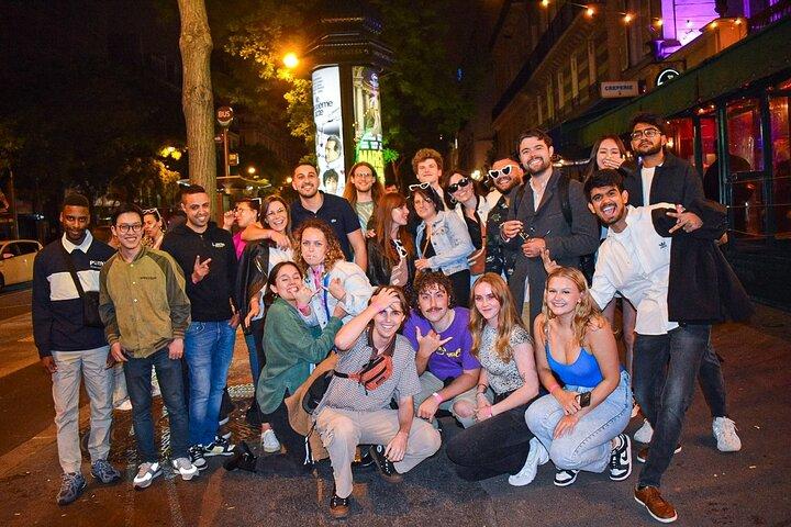 Tournée guidée des pubs du centre-ville de Paris avec shots et entrée au club