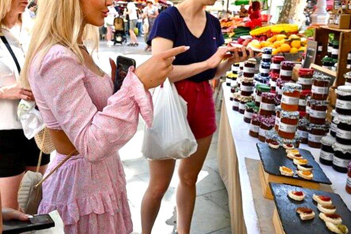 Visite du marché fermier provençal du matin et découverte des aliments