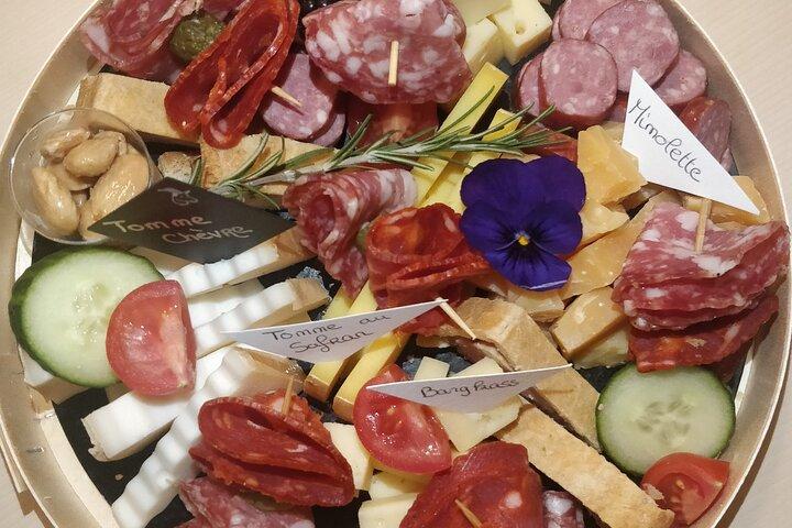 Visite et dégustation de vins et plateau fromages charcuteries
