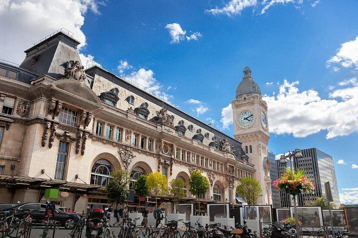 Transfer Paris Trainstation to Paris Hotel, fluent english driver