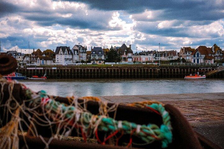 Excursion privée d'une journée à Paris à Deauville et Honfleur