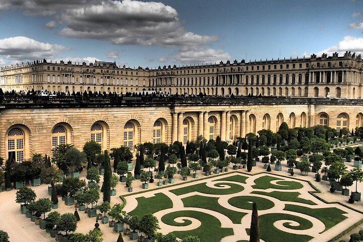 Excursion d'une journée aux jardins et à la grandeur à Giverny, Versailles et Trianon