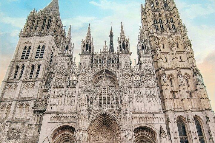 Excursion d'une journée à Rouen, Honfleur et aux falaises d'Étretat depuis Paris