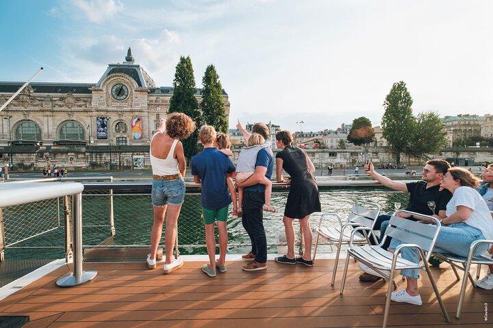 Croisière Guidée En Famille à Paris sur la Seine Vedettes de Paris accès Direct