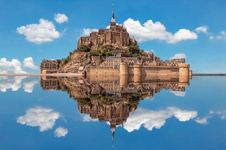 Visite privée du Mont Saint-Michel et du Calvados au départ de Paris