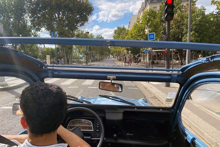 Circuit Privé de Paris en citroën 2CV décapotable