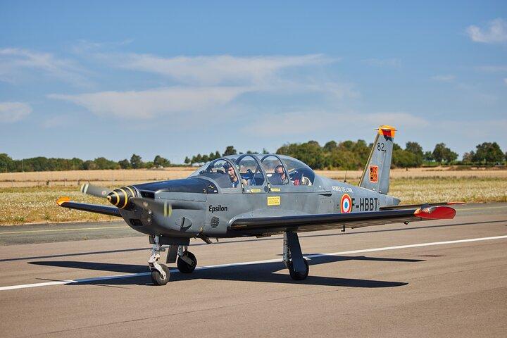 Aventure Privée de Voltige en Avion Militaire à Pontoise