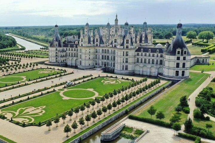 3 - Journée Privée 7 Châteaux de Loire et 2 Dégustations de Vins de Paris