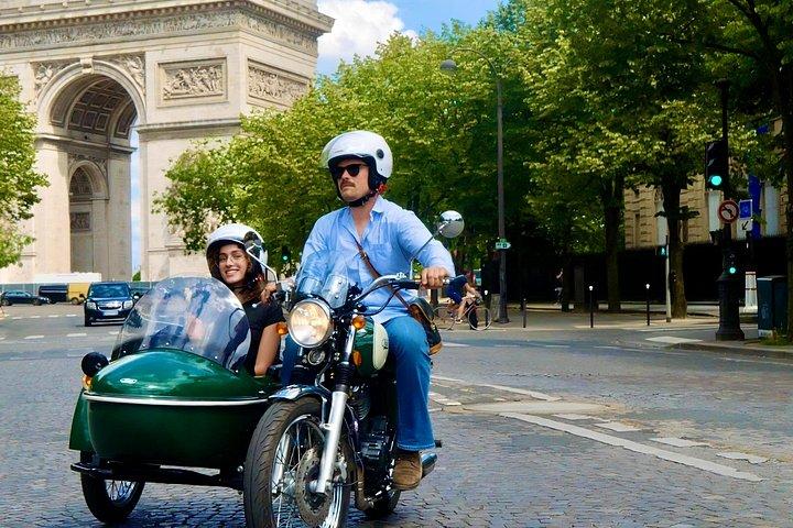 Explorez Paris en side-car avec un local