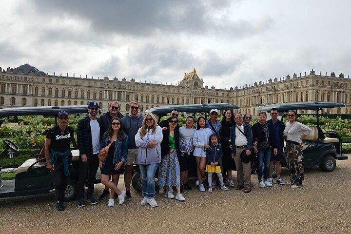 Tour en panier de golf et navette de Versailles : Jardins, Hameau et Château