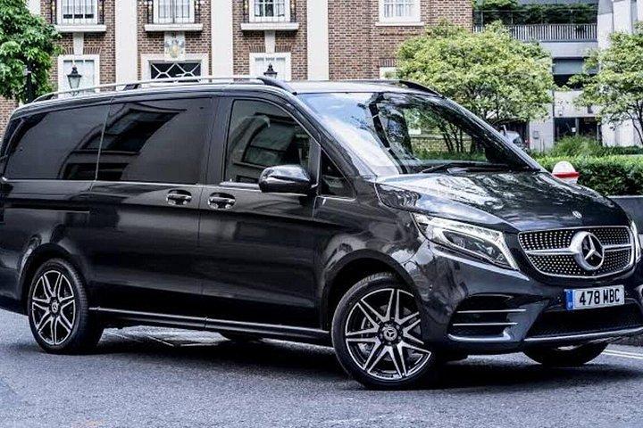 Transfert Disneyland privé aller-retour Jusqu'à 6 personnes