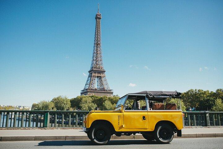 Visite Guidée Privée de Paris en Land Rover Vintage