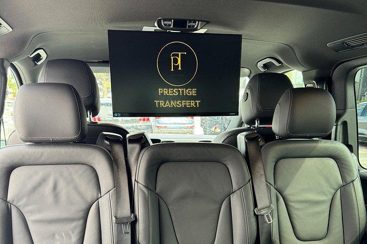 Transfert privé du centre-ville de Marseille à l'aéroport en minivan