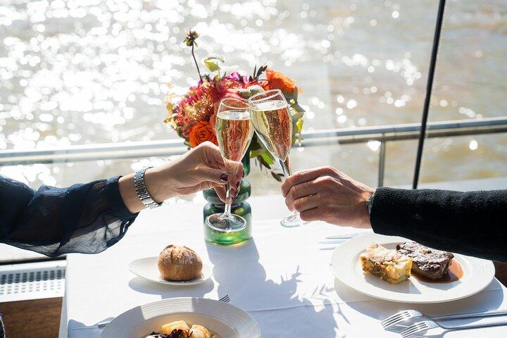 Bateaux Mouches® Déjeuner Croisière sur la Seine à Paris