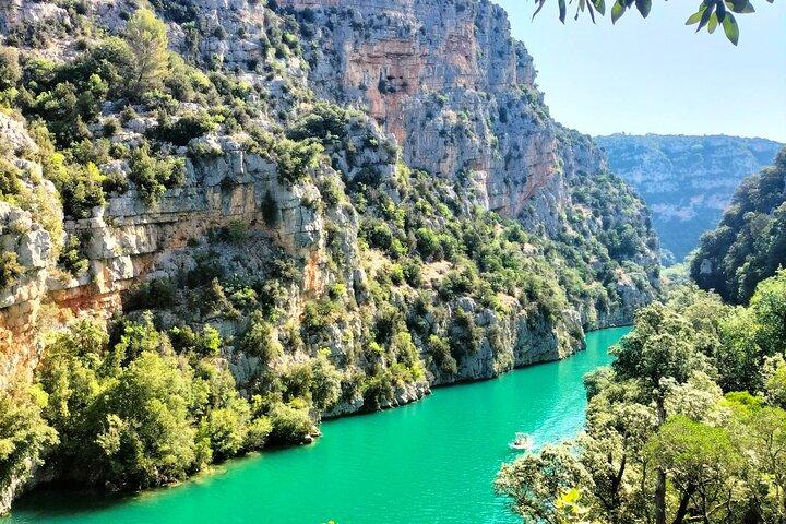 Gorges du Verdon : lavandes, pique-nique en bateau dans le canyon et villages