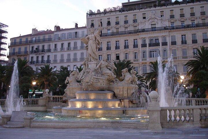 Toulon : Patrimoine Naval, Vieille Ville Historique & Marché Local