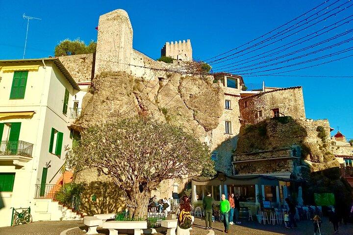 Visite à pied du château de Roquebrune et Grimaldi
