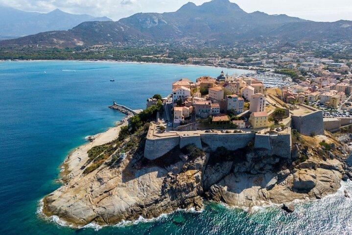 Demi-journée entre la ville médiévale et la marina au départ du port de croisière de Calvi