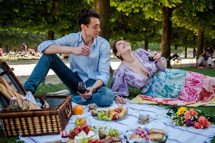 Pique-nique romantique parisien