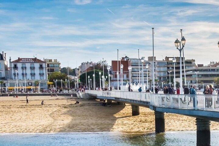 Exploration d'Arcachon : Une visite guidée à pied